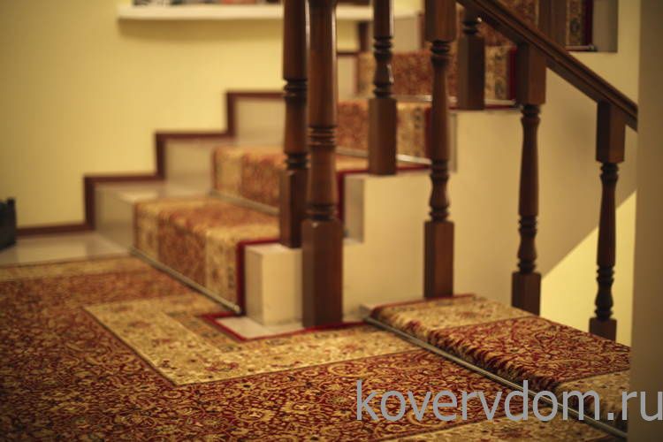 Ковровая дорожка шерстяная Floare MAGIC 287-3658 с укладкой на лестницу